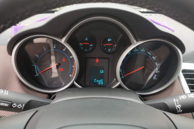 Used Chevrolet Cruze 2013 Hatchback 1.6L Manual Luxury Model
