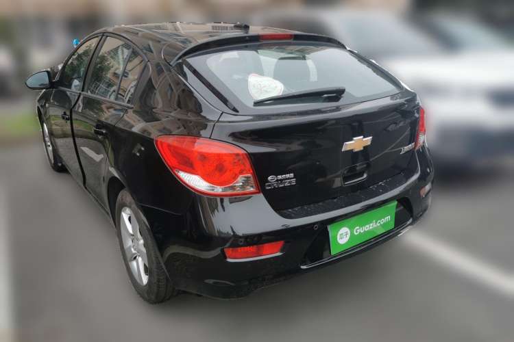 Used Chevrolet Cruze 2013 Hatchback 1.6L Manual Luxury Model
