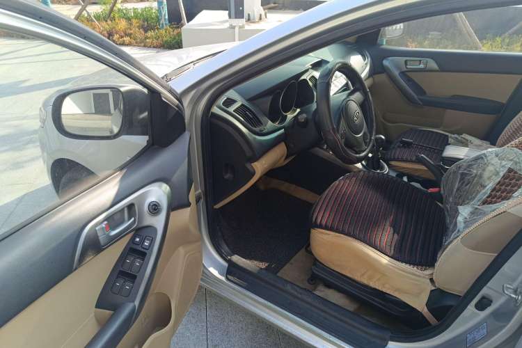 Used Kia Forte 2011 1.6L MT GL
