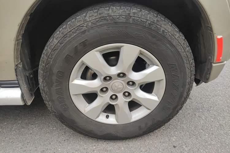 Used Mitsubishi Pajero 2016 3.0L Automatic Standard Version China V Standard