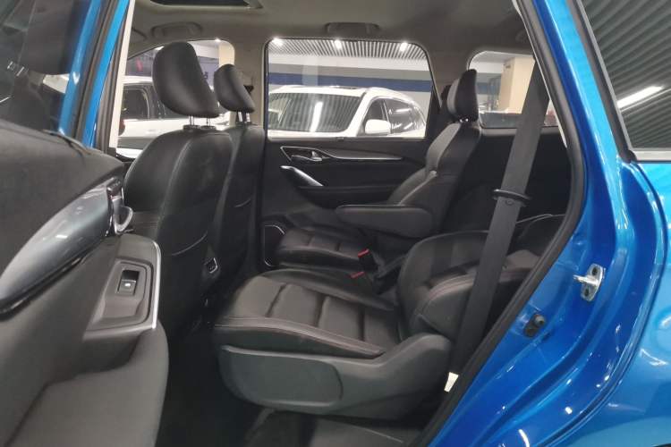 Used JAC Refine R3 2018 1.6L CVT Luxury Smart Model
