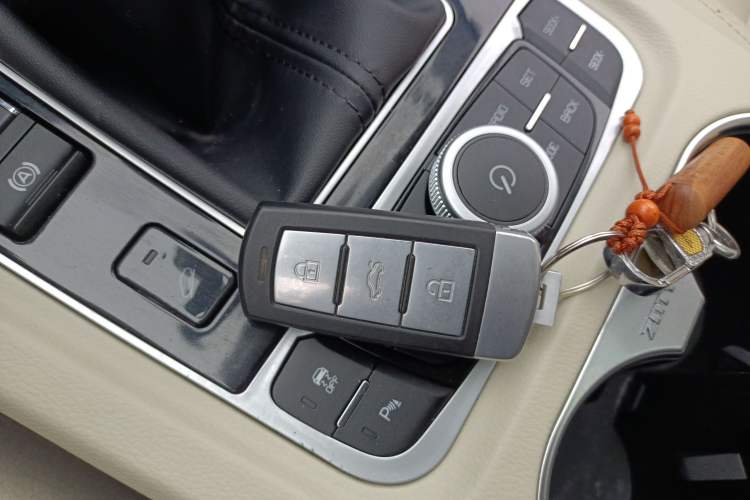 Used Zotye T700 2017 1.8T Manual Luxury Model
