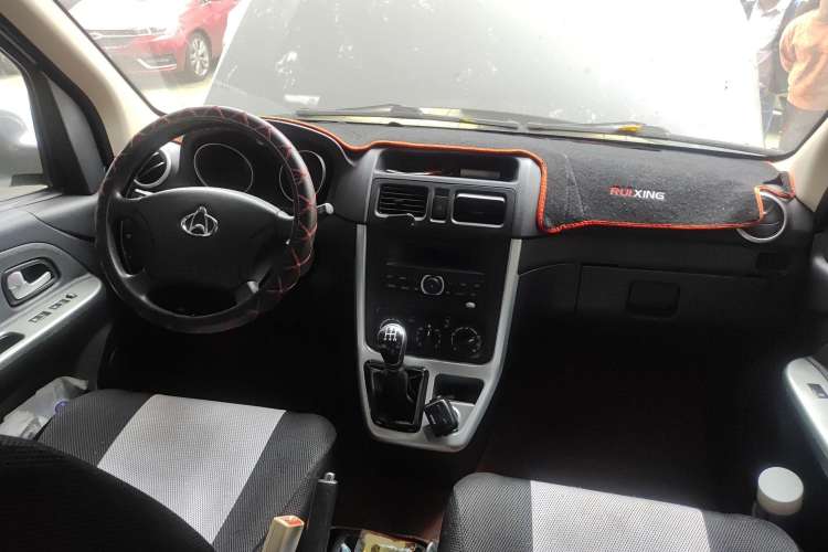 Used Chana Ruixing M90 2018 2.0L Value-Added CNG Flat-Roof Hatchback with 6 Seats Model 4G94S
