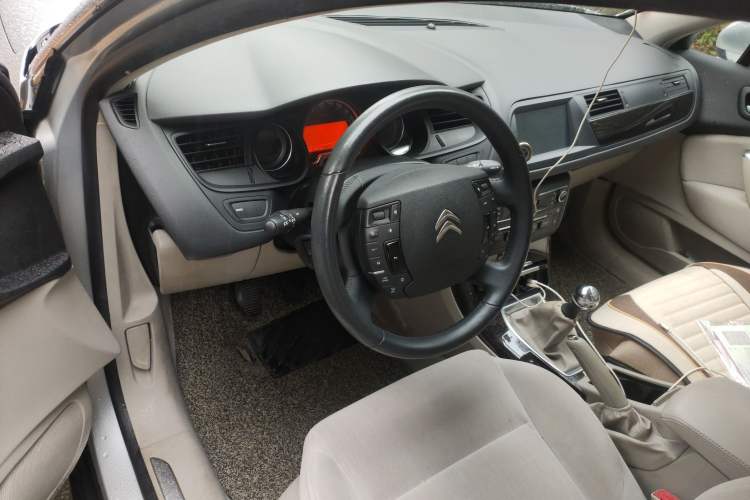 Used Citroen C5 2013 2.0L Manual Comfort Version

