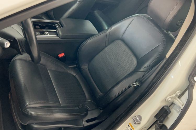 Used Jaguar XF 2016 XF 2.0T Two-Wheel-Drive Luxury Edition
