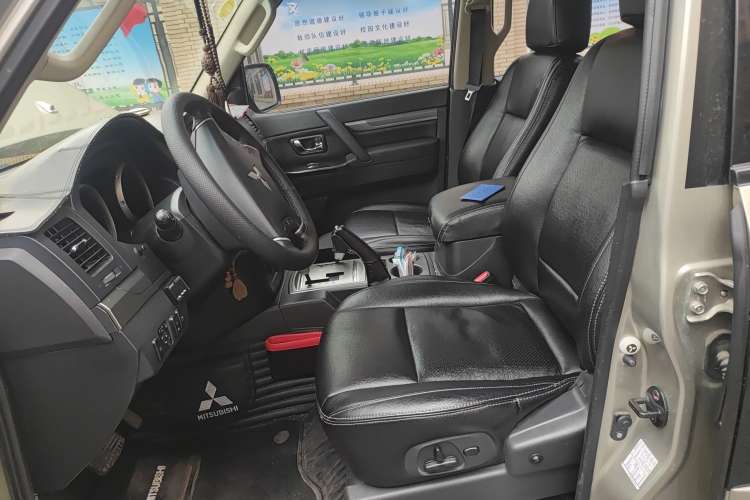 Used Mitsubishi Pajero 2016 3.0L Automatic Standard Version China V Standard