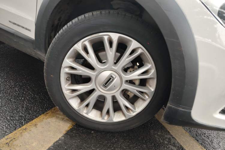 Used Qoros 3 2016 Urban SUV 1.6T Automatic ZhiZhen Model