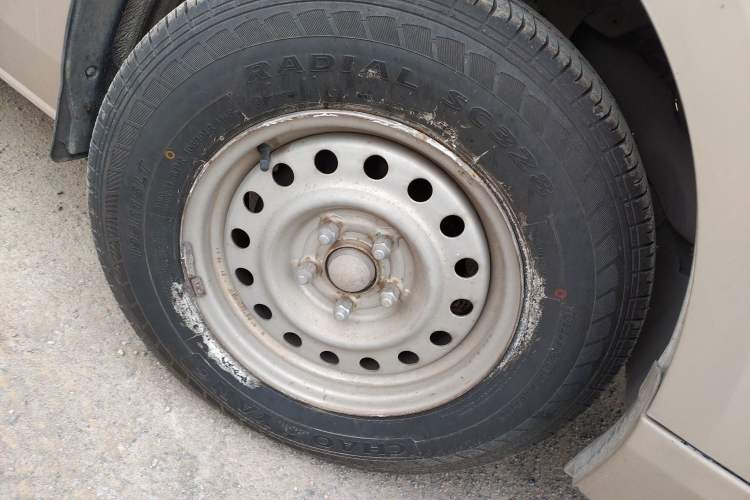 Used Foton Scenic G7 2017 2.0L Long-Wheelbase Commercial Van High Roof 6-Seater 4Q20M
