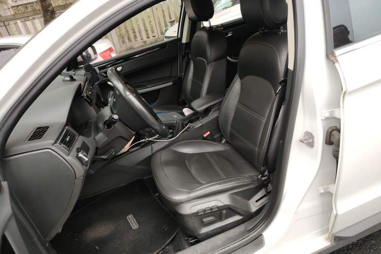 Used Qoros 3 2016 Urban SUV 1.6T Automatic ZhiZhen Model