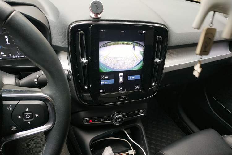 Used Volvo XC40 2019 T4 Four-Wheel Drive Dawn Ice White
