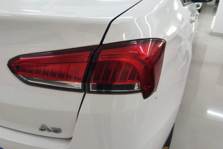 Used Soueast A5 Wing Dance 2019 1.5L Manual Luxury Version China V Standard