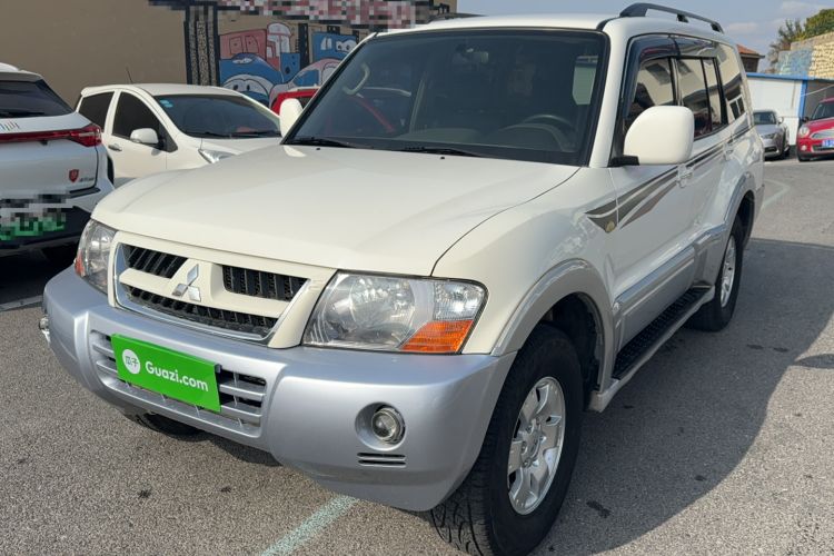 Used Mitsubishi Pajero 2011 V73 3.0L AT GLX