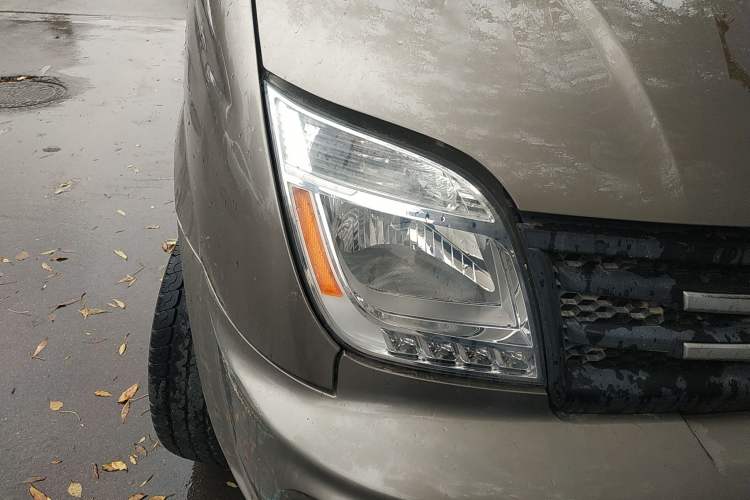 Used SAIC MAXUS  2011 2.5T Short Wheelbase Mid-Height Zunjie Edition
