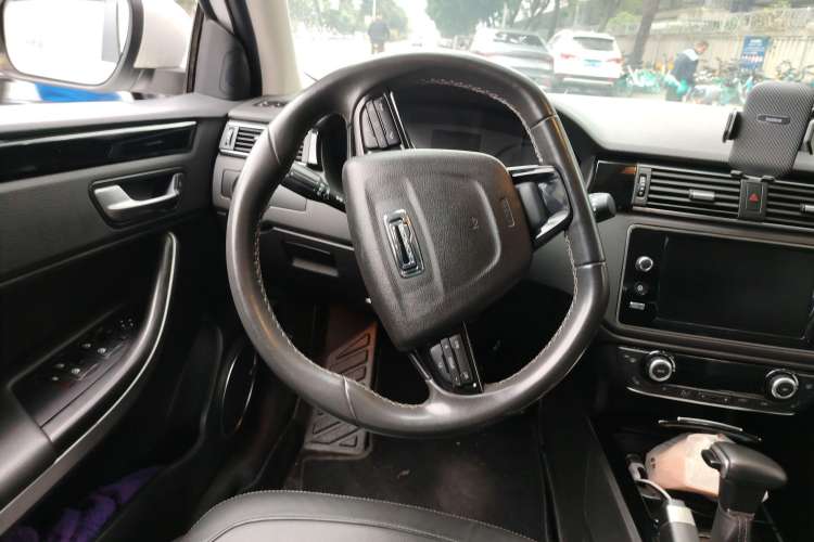 Used Qoros 3 2016 Urban SUV 1.6T Automatic ZhiZhen Model