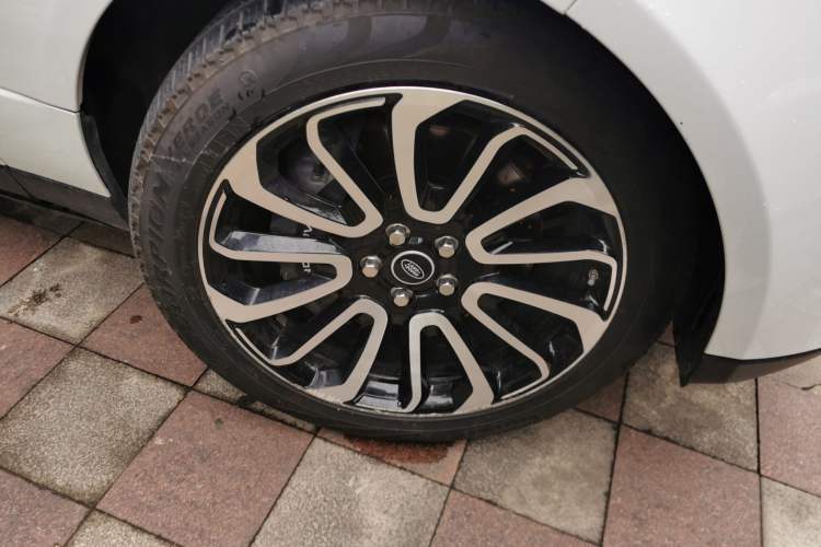 Used Land Rover Range Rover 2020 3.0 L6 Long-Wheelbase Legacy
