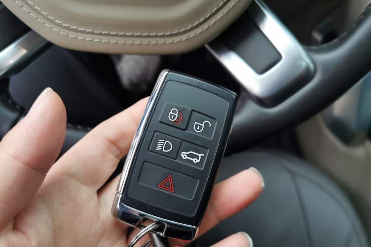 Used Land Rover Range Rover 2020 3.0 L6 Long-Wheelbase Legacy
