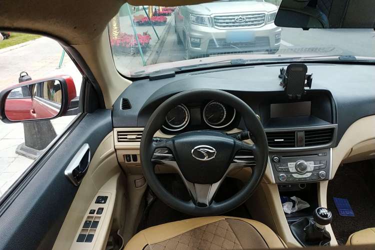 Used Soueast V5 Lingzhi 2013 1.5L Manual Comfort Model CNG Steering Wheel