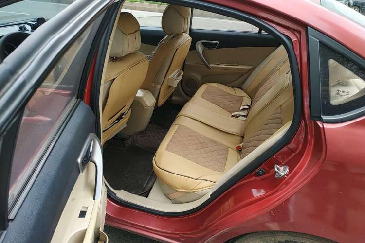 Used Soueast V5 Lingzhi 2013 1.5L Manual Comfort Model CNG Left Rear Seat