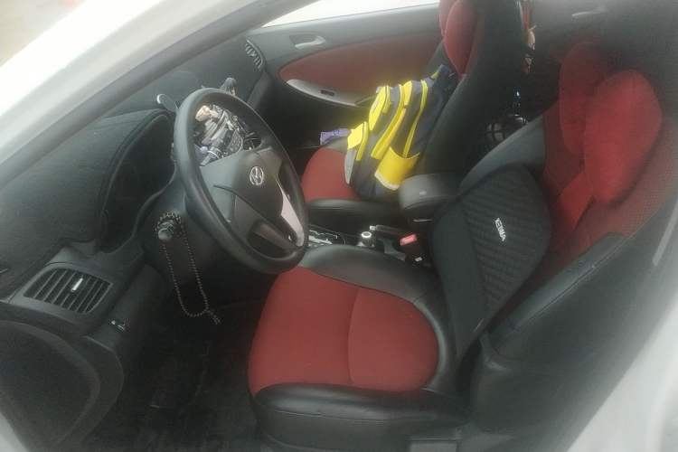 Used Hyundai Verna Ray 2014 1.4L Automatic GLX Left Front Seat