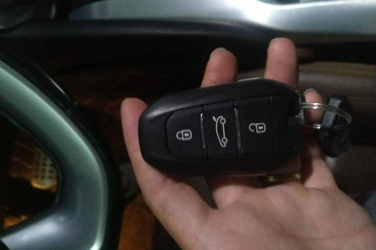 Used DS 5 2013 1.6T Prestige Edition THP200
