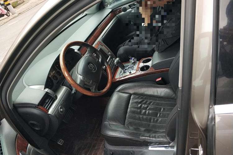 Used Volkswagen Phaeton 2011 3.6L V6 5-Seater Extended Business Edition
