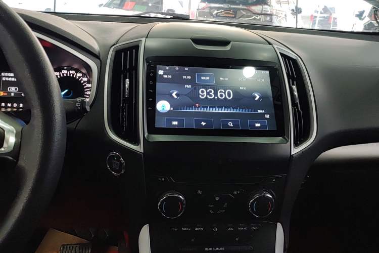 Used Ford Edge 2018 EcoBoost 245 Two-Wheel-Drive Platinum Edition 7-Seater China V Emission Standard