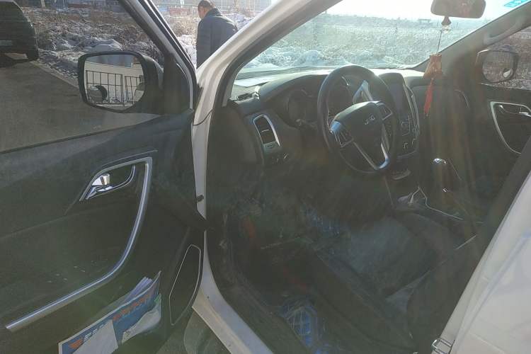 Used JMC Yuhu 5 2018 2.4T Classic Edition Diesel Manual 4x4 Luxury Version JX4D24A5L