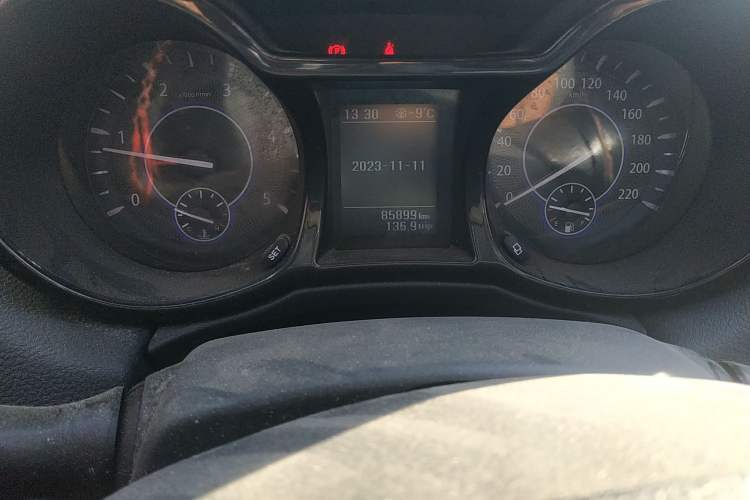 Used JMC Yuhu 5 2018 2.4T Classic Edition Diesel Manual 4x4 Luxury Version JX4D24A5L