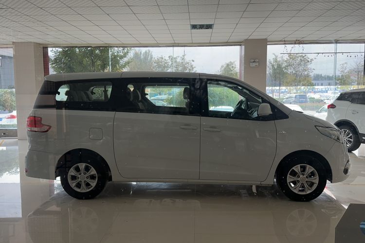 Used SAIC MAXUS G10 2015 2.0T Automatic Anniversary Edition
