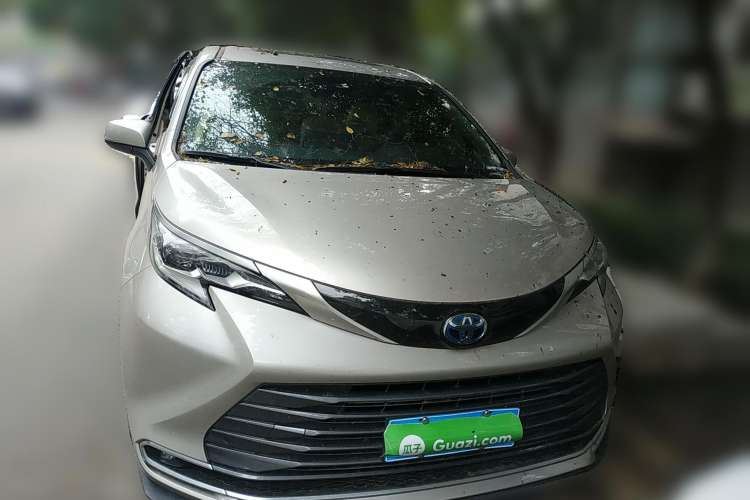 Used Toyota Sienna 2021 2.5L Hybrid Luxury Edition
