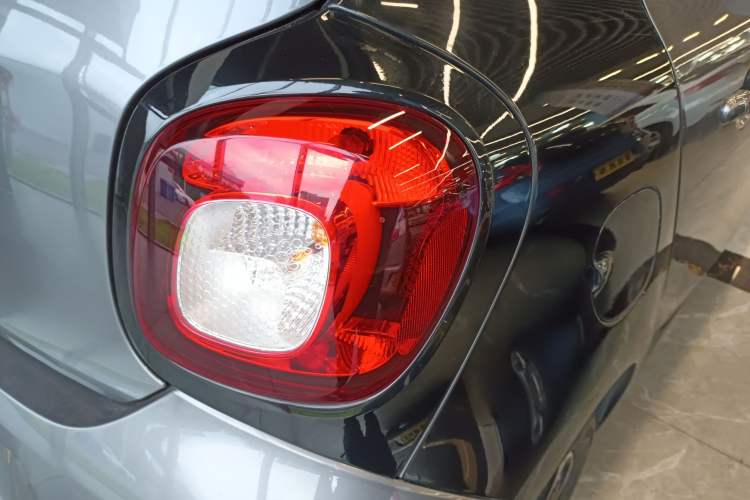 Used smart forfour 2016 1.0L 52 kW Passion Edition
