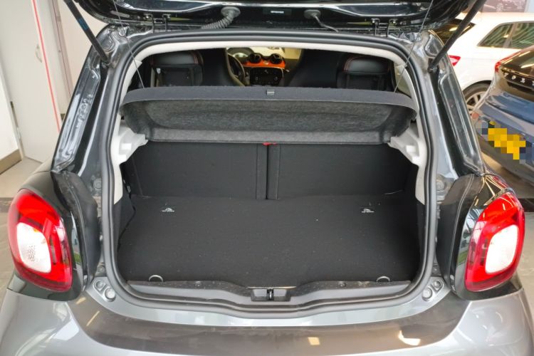 Used smart forfour 2016 1.0L 52 kW Passion Edition
