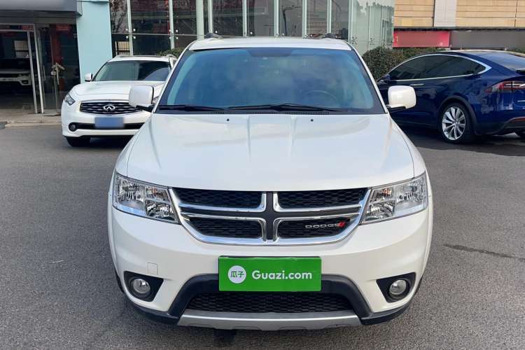 Used Dodge Journey 2013 2.4L Two-Wheel Drive Luxury Version
