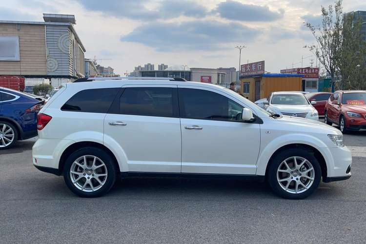 Used Dodge Journey 2013 2.4L Two-Wheel Drive Luxury Version
