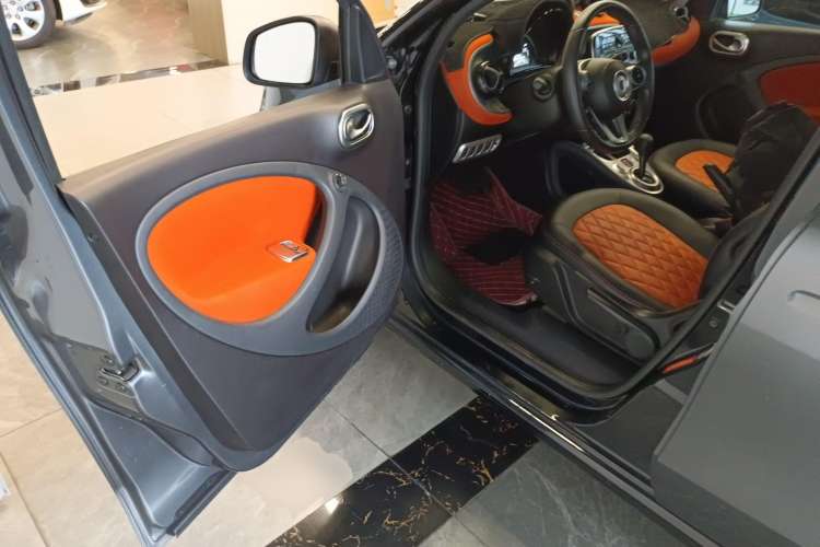 Used smart forfour 2016 1.0L 52 kW Passion Edition
