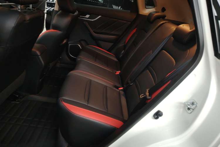 Used Venucia T60 2022 1.6L Manual Smart Vision Version