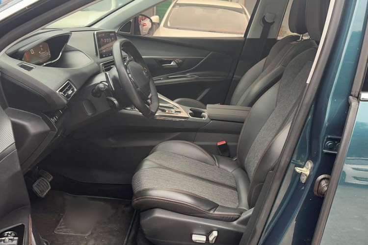 Used Peugeot 5008 2017 380THP 7-Seater Elite Edition Interior 5