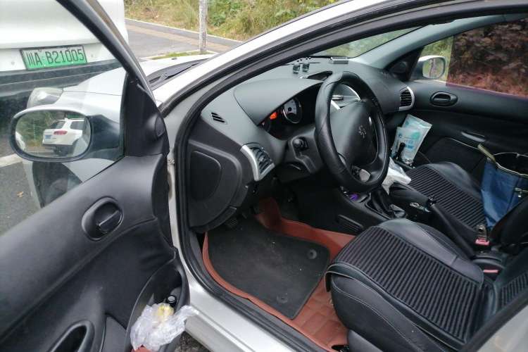 Used Peugeot 207 2011 Sedan 1.4L Manual Yule Edition
