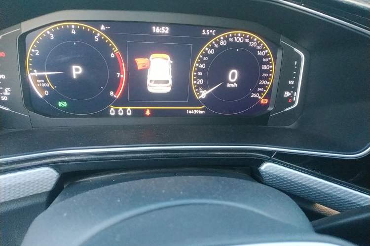 Used Volkswagen Tacqua 2020 1.5L Automatic Yue Odometer Close Up