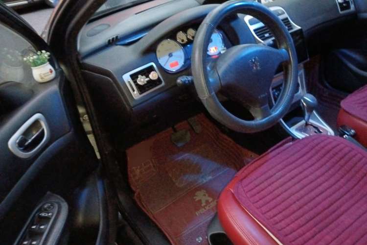 Used Peugeot 307 2012 Hatchback 1.6L Automatic Comfort Edition