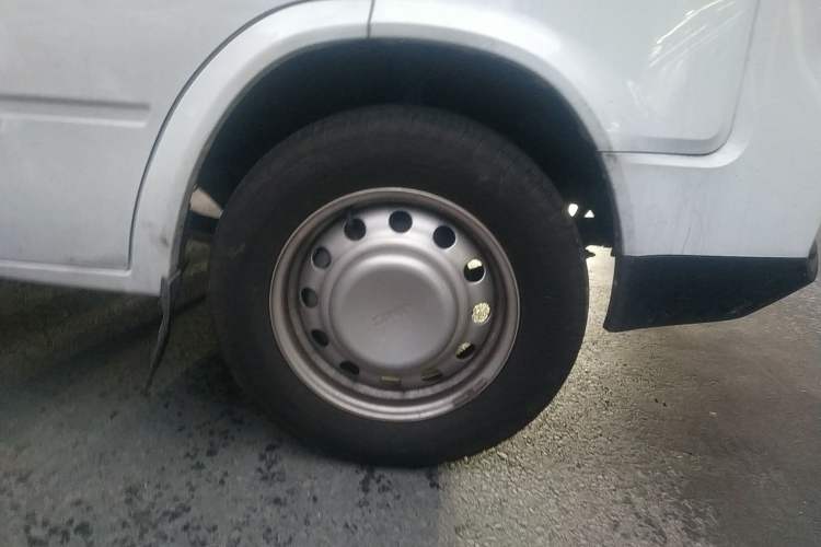 Used JMC Transit 2019 2.8T Commercial Version Short Wheelbase Low Roof 6-Seater China VI Emission Standard JX493