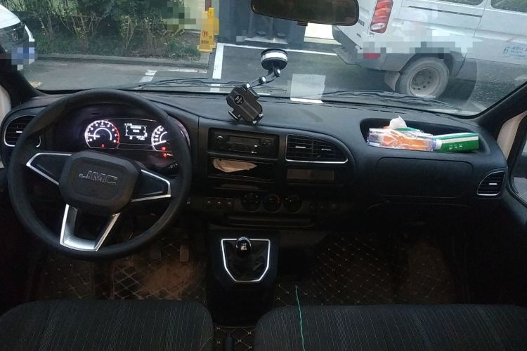 Used JMC Transit 2019 2.8T Commercial Version Short Wheelbase Low Roof 6-Seater China VI Emission Standard JX493