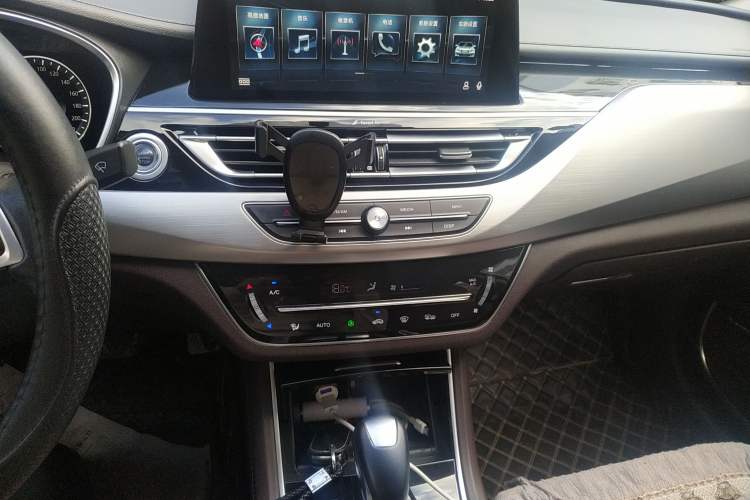 Used CHANGAN Raeton CC 2018 1.5T Automatic Zhiya Model China V Standard
