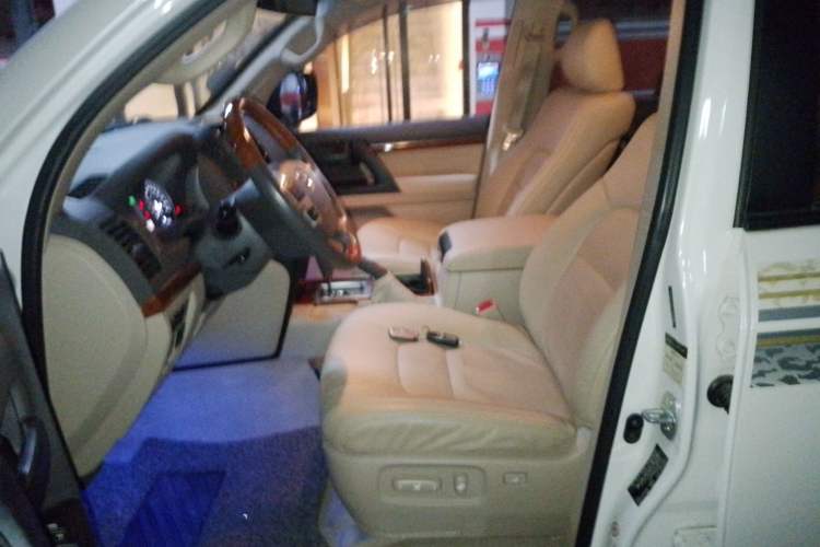 Used Toyota Land Cruiser 2015 4.0L V6 Middle East Limited Edition
