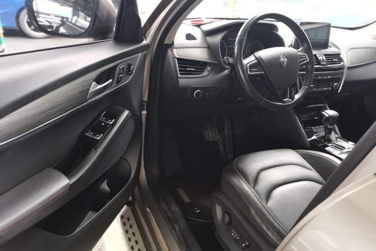 Used BORGWARD BX5 2017 20TGDI Automatic Two-Wheel Drive Pioneer Edition
