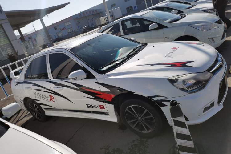 Used Soueast V3 Lingyue 2015 1.5L Manual Style Edition