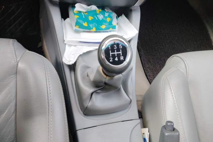 Used Soueast V3 Lingyue 2008 1.5L Manual Flagship Edition Gear Lever