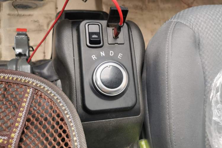 Used Wuling EV50 2021 Van Logistics Vehicle Lishen 41.6kWh Tongyu Electric Control System