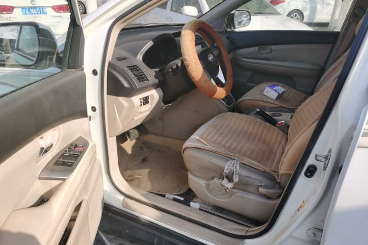 Used BYD S6 2011 2.4L Automatic Luxury Edition
