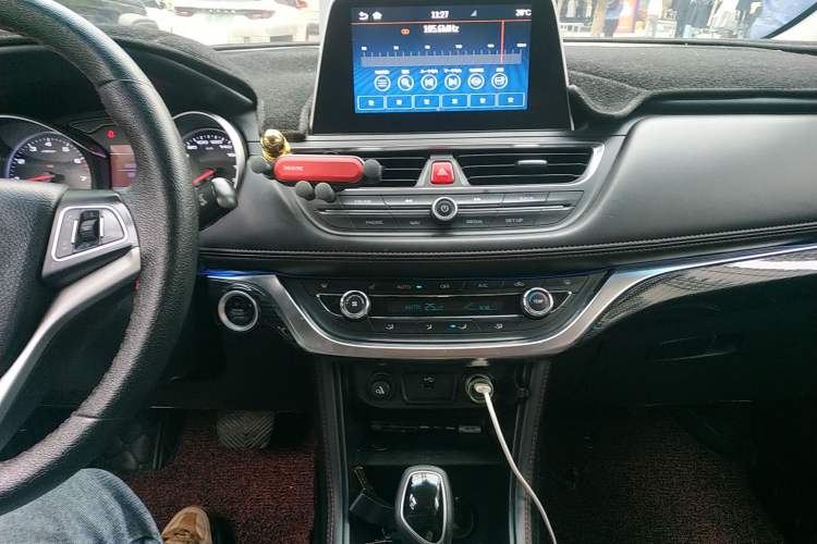 Used JAC Refine S3 2017 1.6L CVT Smart Connect Model
